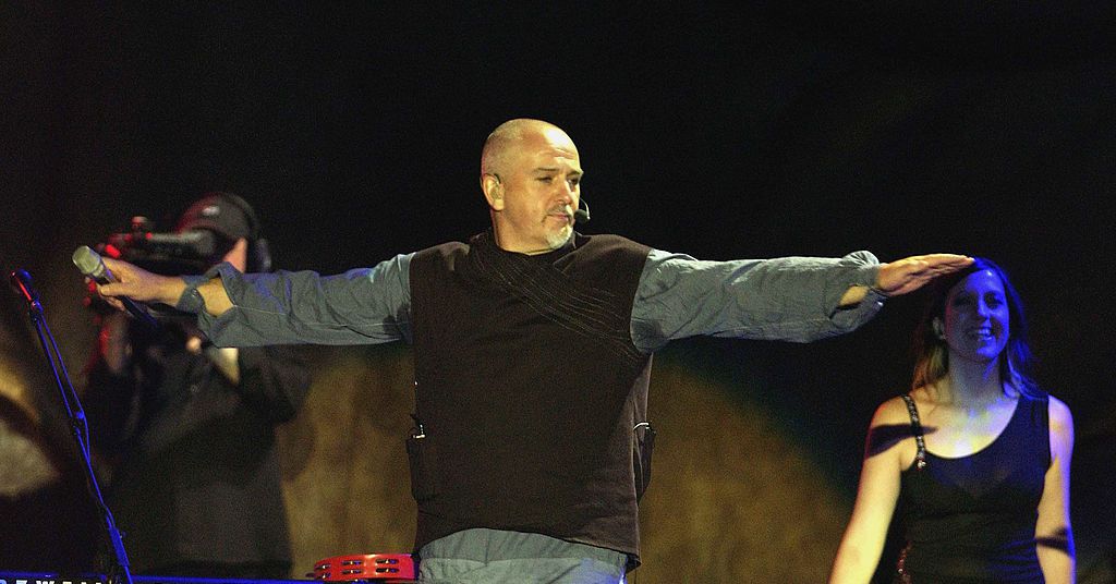 A participação especial de Peter Gabriel no jogo Myst é tão bizarra quanto inesquecível