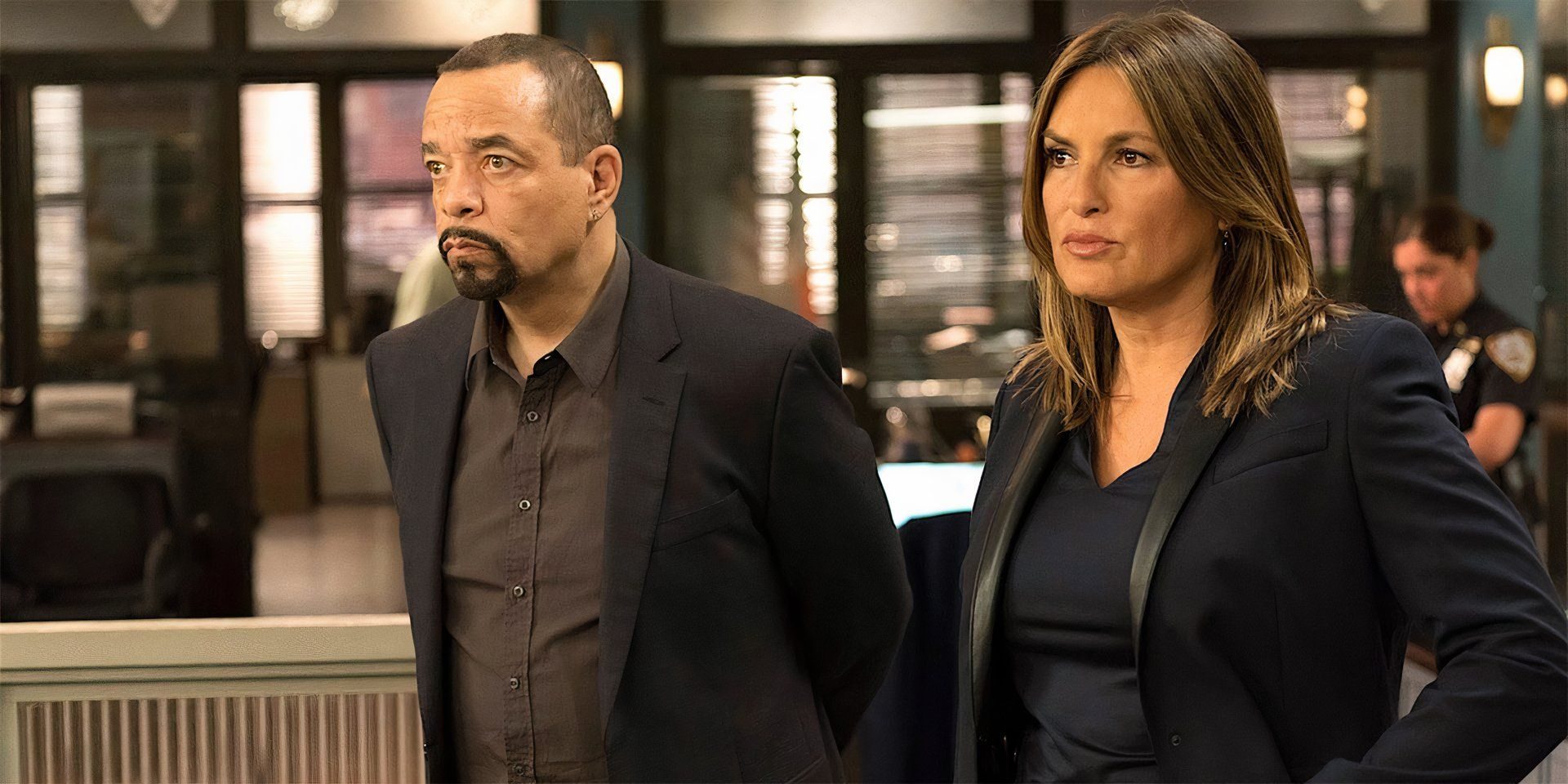 Law & Order Temporada 24 Escala Ex-Astro da NBC Como Irmão de Riley e Confirma o Retorno de Personagens de SVU