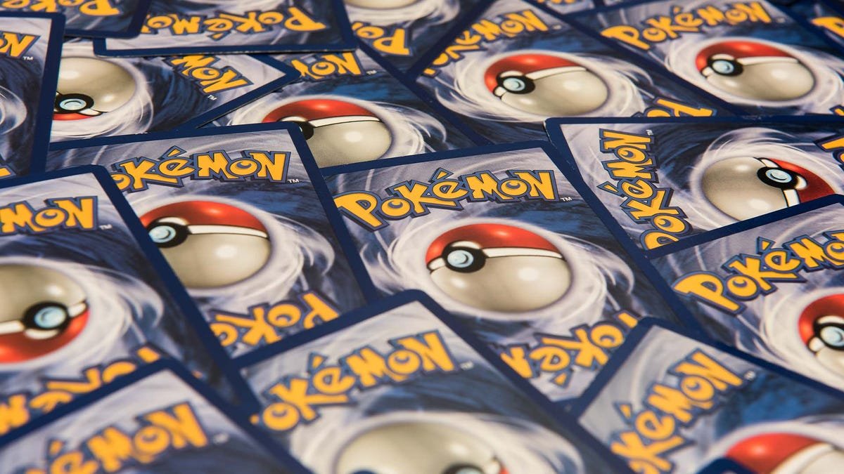 Ladrões perguntam quais cartas de Pokémon roubar em grande assalto