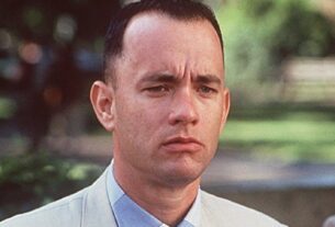 Tom Hanks interpreta brevemente um segundo personagem em Forrest Gump (e ele é exatamente o oposto de Forrest)