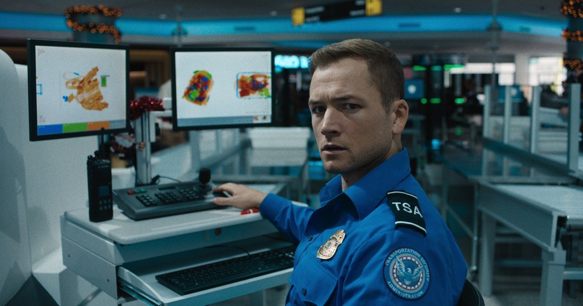 Carry-On pode ser um thriller da Netflix, mas é perfeito para TV a cabo