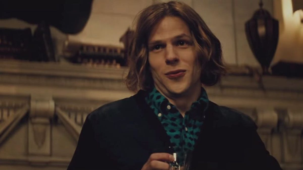 Jesse Eisenberg diz que sua carreira foi prejudicada pelos filmes do Batman