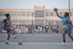 'Greek' Hoop Dreams 'segue jogadores de basquete feminino sem documentos