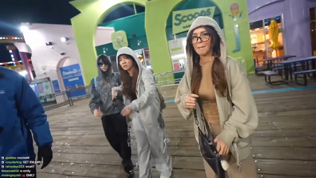 Valkyrae e Cinna perseguiram e atacaram durante o IRL Stream