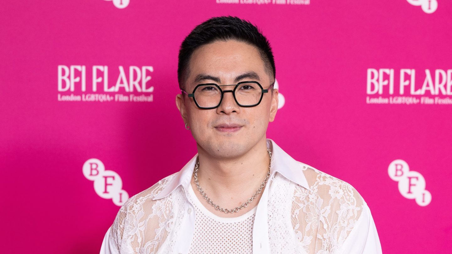 Bowen Yang se abre sobre a experiência com terapia de conversão