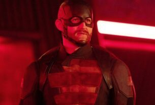 Wyatt Russell brinca sobre o treinamento da Marvel Media: 'Faca no seu pescoço'