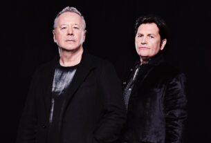 A história por trás da música de sucesso da simples mente "Don't You Forghing On Me"