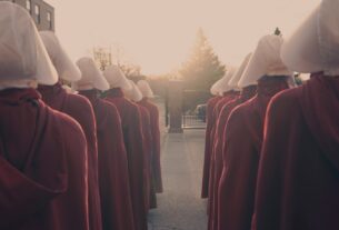 Alexis Bledel explica o retorno do final da história de 'The Handmaid'