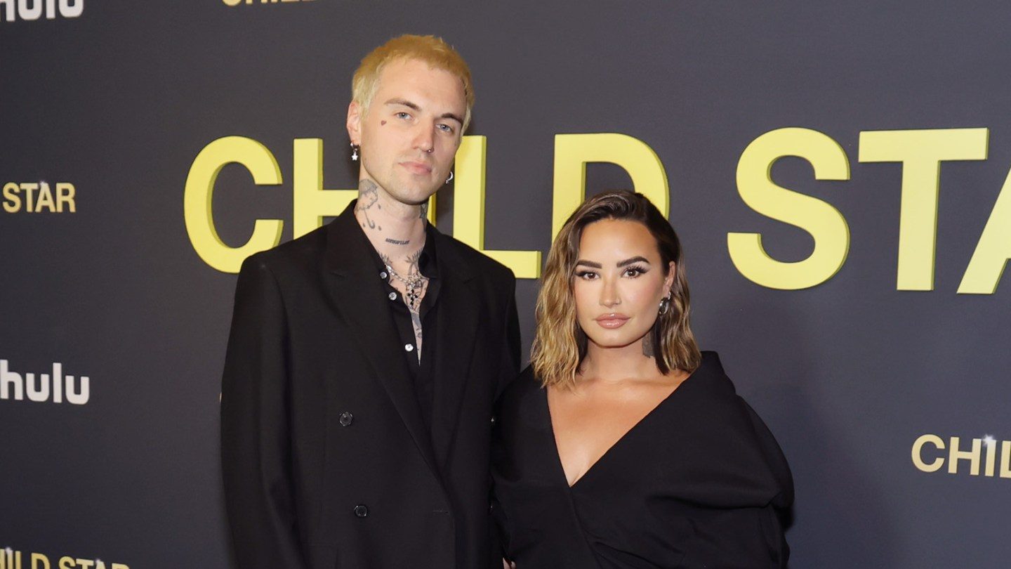 Demi Lovato se casa com Jordan 'Jutes' Lutes na Califórnia