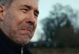 Enquanto Paddy Considine está fazendo um excelente trabalho atuando, seu enredo é muito mal maltratado