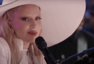Lady Gaga ganha esportes Emmy por 'Hold My Hand' Super Bowl Performance