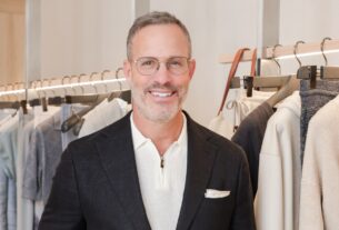 O especialista em estilo masculino Andrew Weitz oferece dicas de moda para o sul da França