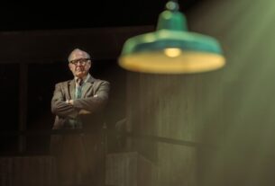 'O espião de John Le Carre, que veio do frio', senta o arco de West End