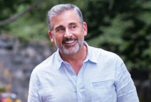 O popular novo show da Netflix de Steve Carell é uma ótima reunião para seu filme subestimado de comédia de ação de US $ 152 milhões de 15 anos atrás