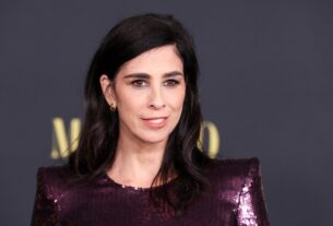 Sarah Silverman diz que Conan O'Brien salvou sua carreira depois de disparar SNL
