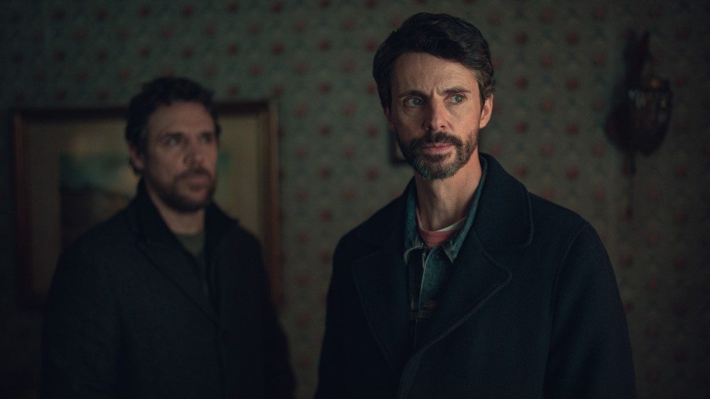 Série de mistério sombrio de Matthew Goode