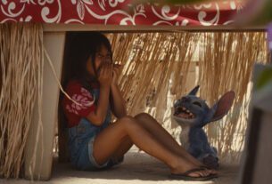 (L-R) Maia Kealoha as Lilo and Stitch in Disney’s live-action Lilo and Stitch