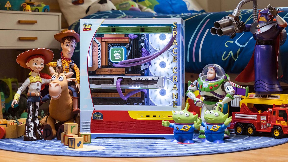 Alguém quer comprar um PC de US $ 2.600 Toy Story Gaming?