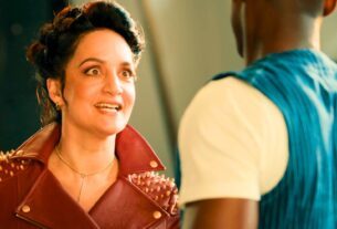 Doctor Who inteligentemente explica por que a bilderação aconteceu 2 vezes tão perto