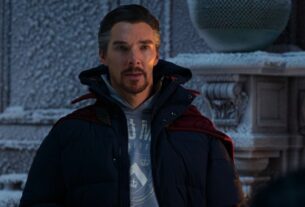 Doutor Strange acidentalmente coloca os Vingadores contra o Doutor Doom no Homem-Aranha: De jeito nenhum para casa de acordo com convencer os Vingadores: Teoria do Dia do Juízo Final