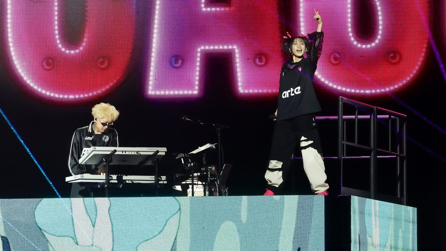 Dupla japonesa Yoasobi sobre sucesso global, trazendo o J-pop para o mundo