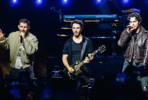 Jonas Brothers Cancelar e substituir seis concertos de estádios