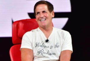 BEVERLY HILLS, CALIFORNIA - SEPTEMBER 06: (L-R) Kara Swisher and Mark Cuban speaks onstage during the Vox Media's 2022 Code Conference - Day 1 on September 06, 2022 in Beverly Hills, California. (Photo by Jerod Harris/Getty Images for Vox Media)