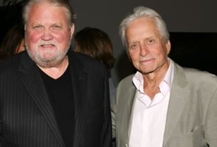 Michael Douglas e David bate no Doc oportuno 'America's Burning'