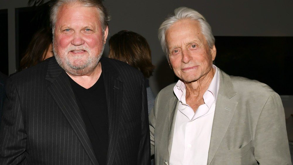 Michael Douglas e David bate no Doc oportuno 'America's Burning'