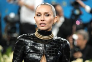 Miley Cyrus brinca o que a seguir, álbum experimental "Feels to"