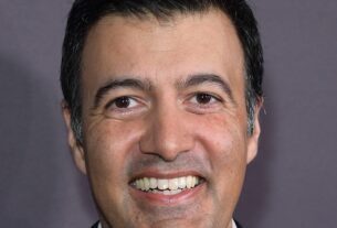 Paramount Global CFO Naveen Chopra sai, Andrew Warren definido como intermediário