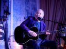Paul Simon cancela os shows devido à 'dor crônica e intensa nas costas'