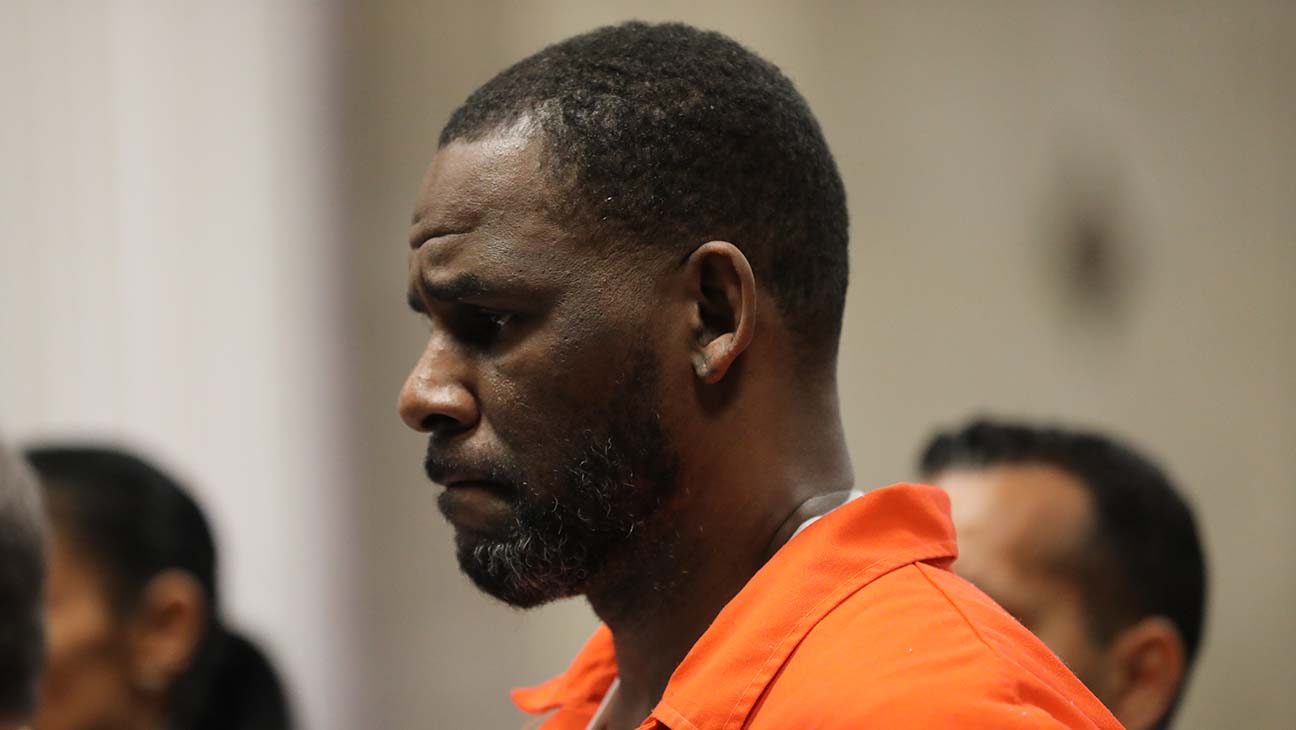 Singer R. Kelly appears during a hearing at the Leighton Criminal Courthouse on September 17, 2019 in Chicago, Illinois.  Kelly is facing multiple sexual assault charges and is being held without bail.  