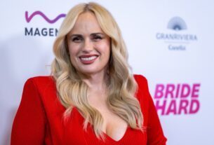 Rebel Wilson no treinamento com coordenadores de dublês 'Batman'