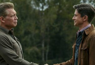 (L to R) Holt McCallany, Topher Grace