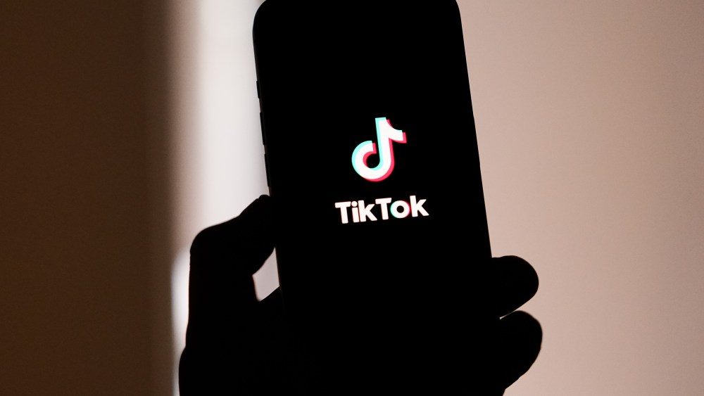 Trump diz que encontrou um 'grupo de pessoas muito ricas' para comprar Tiktok