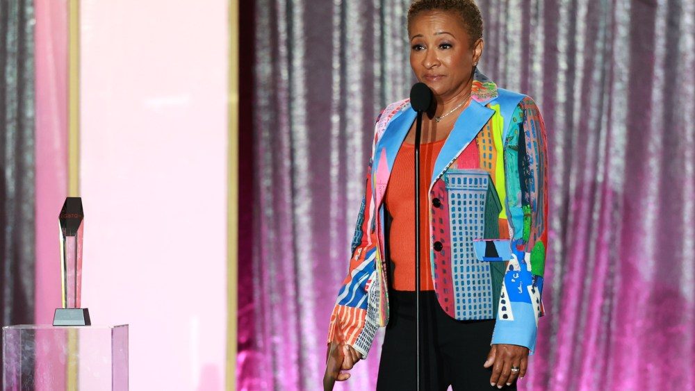 Wanda Sykes pede a Hollywood que 'proteja nossos irmãos e irmãs trans'