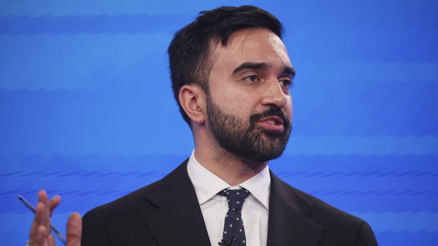 Zohran Mamdani lidera a Primária Democrata de Nova York, Andrew Cuomo concede