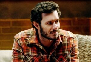 O Big Milestone de Adam Brody é um lembrete para assistir ao icônico programa de TV que o tornou famoso