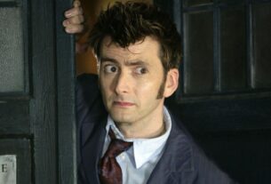 O décimo médico estabeleceu seu destino como o Time Lord Victorious em seu primeiro episódio Doctor Who
