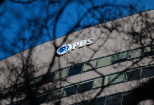 Os cortes de financiamento de PBS e NPR, à medida que o pacote de rescisão limpa o Congresso