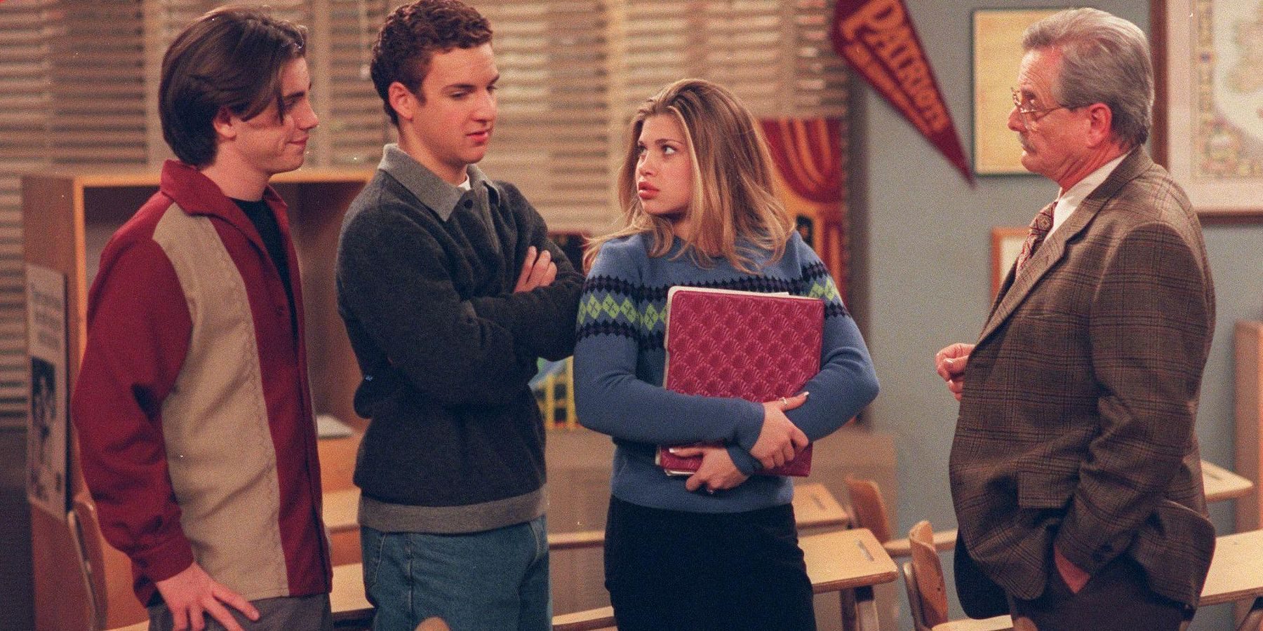 10 icônicos programas de TV dos anos 90 que ainda se sustentam hoje