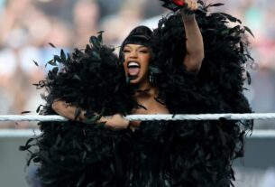 Cardi B traz o drama como apresentador do SummerSlam da WWE