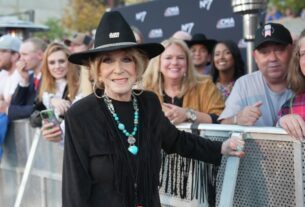 Country Hitmaker e Membro Opry de longa data foram 85