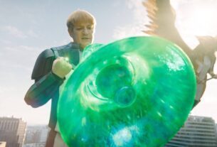 DCU abraça a violência desde o início, ao contrário da abordagem lenta do MCU