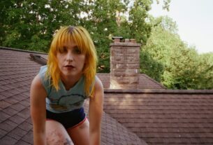 Hayley Williams deixa oficialmente a morte do ego em uma festa de despedida de solteira '