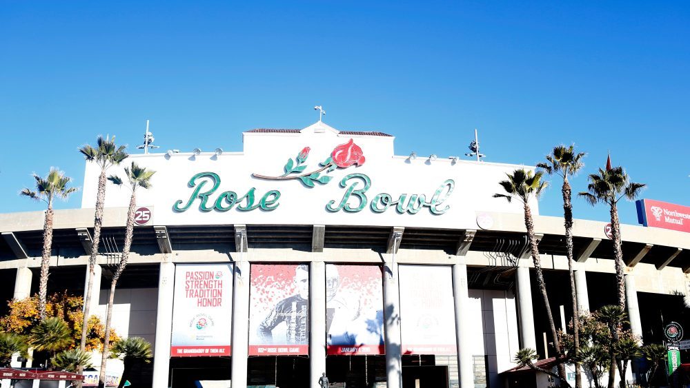 Homem preso no espancamento da mulher no concerto de Rufus du Sol Rose Bowl