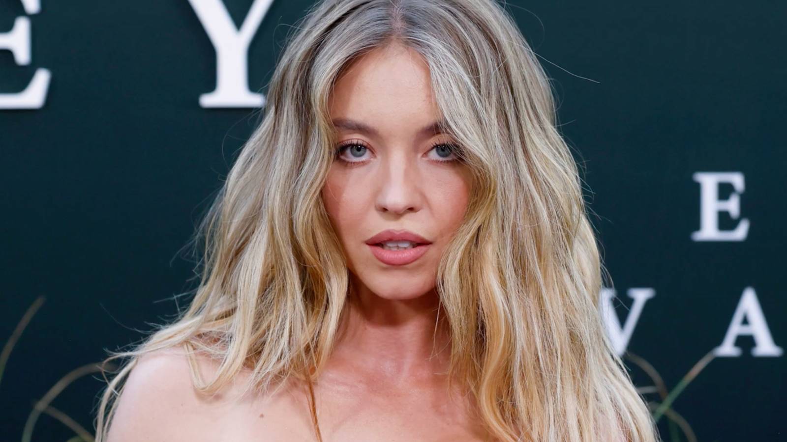 Ícone de tela "preocupado" com o retrato de Sydney Sweeney em nova cinebiografia
