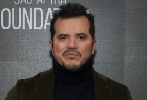 John Leguizamo diz que se sentiu 'humilhado' estrelando 'em relação a Henry'