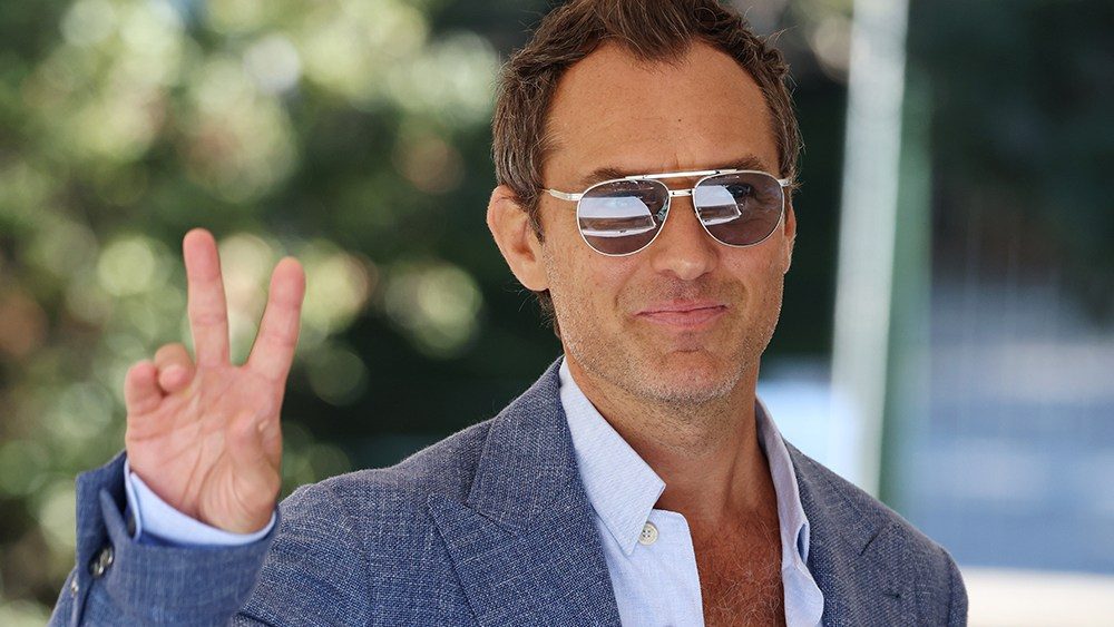 Jude Law não teme tocar Putin em 'Mágico do Kremlin'
